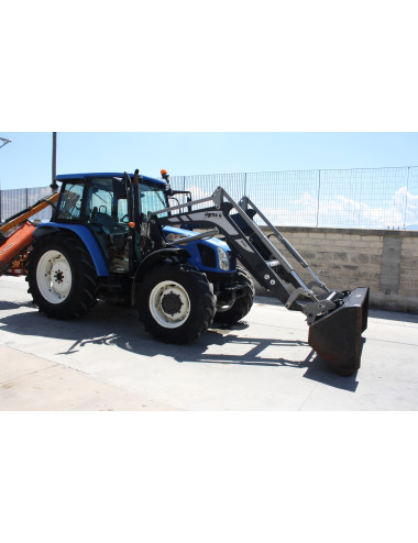 trattore new holland T5050 usato con caricatore completo di benna