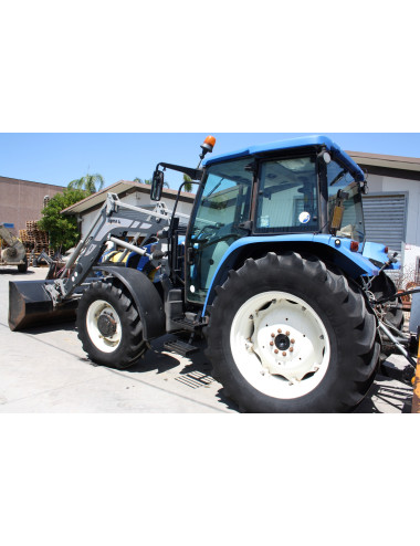 trattore new holland T5050 usato con caricatore completo di benna