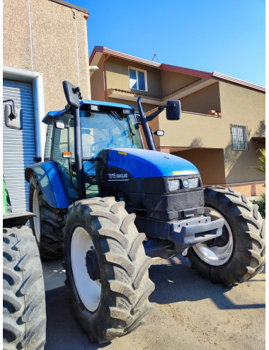 Trattore New Holland TS115 usato