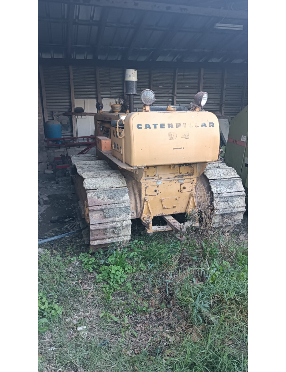 Caterpillar mod. D4 Usato con aratro carrellato monovomere