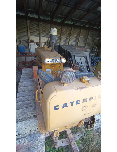 Caterpillar mod. D4 Usato con aratro carrellato monovomere