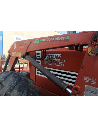 Fiat 880 DT usato con pala