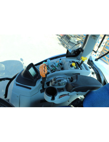 trattore usato New Holland T7060