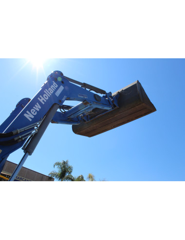 trattore usato New Holland T6070 con caricatore 760TL