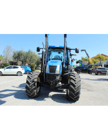 trattore usato New Holland T6070 con caricatore 760TL