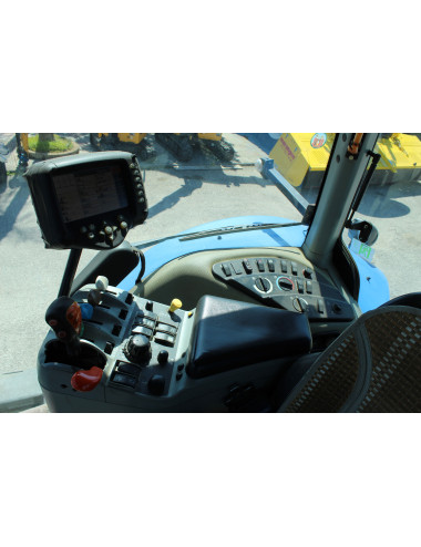 trattore usato New Holland T8050